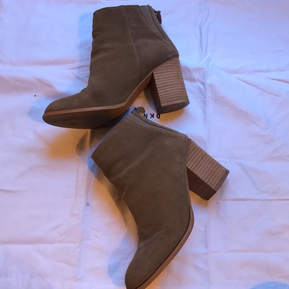 Super comfortable boho booties