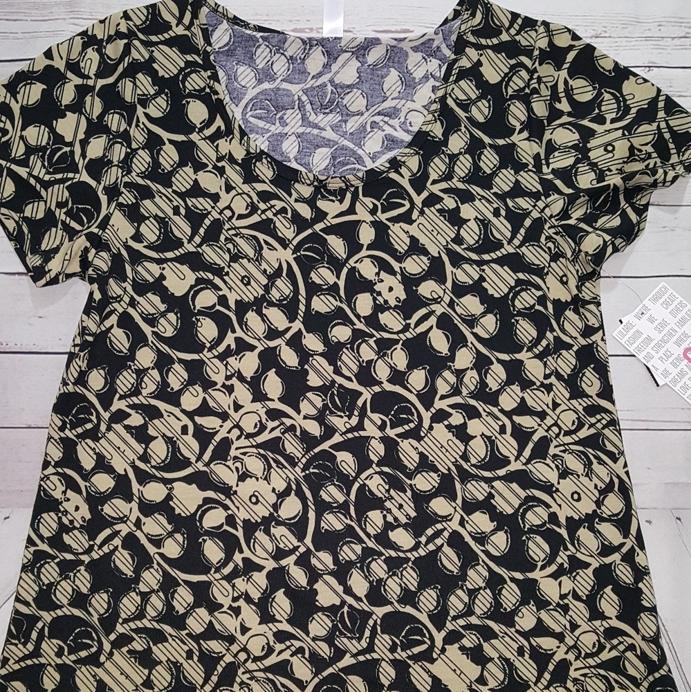LuLaRoe Classic Tee Small Black Beige Scroll