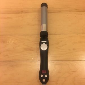 SALE PENDING Beachwaver Rotating Curling Iron
