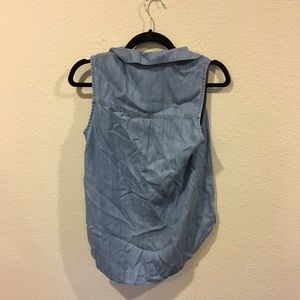 Forever 21 Tops - Forever 21 chambray sleeveless button down top Forever 21 Tops - Forever 21 chambray sleeveless button down top