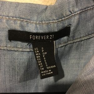 Forever 21 Tops - Forever 21 chambray sleeveless button down top Forever 21 Tops - Forever 21 chambray sleeveless button down top