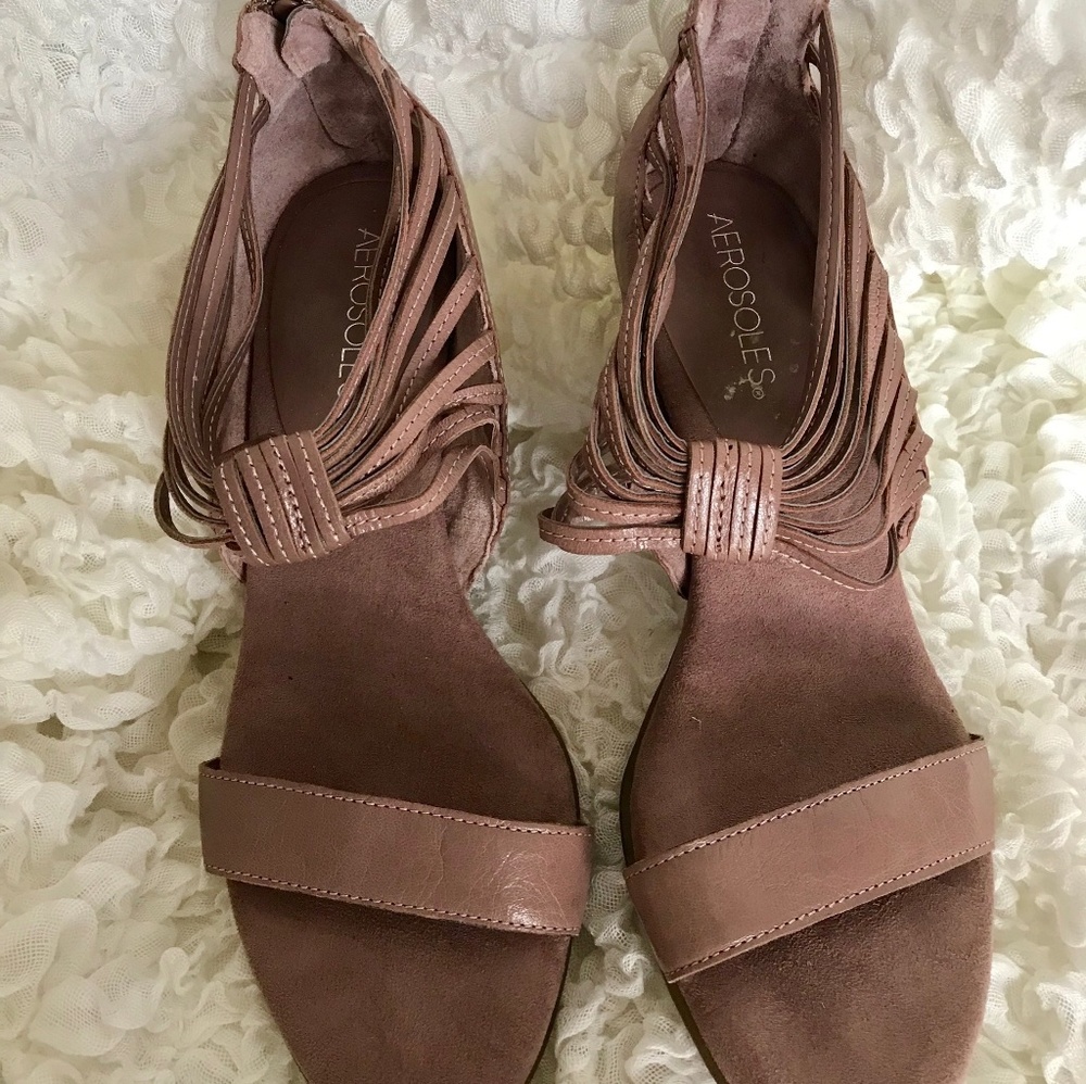 Aerosoles soft pink leather heels (NWOT)