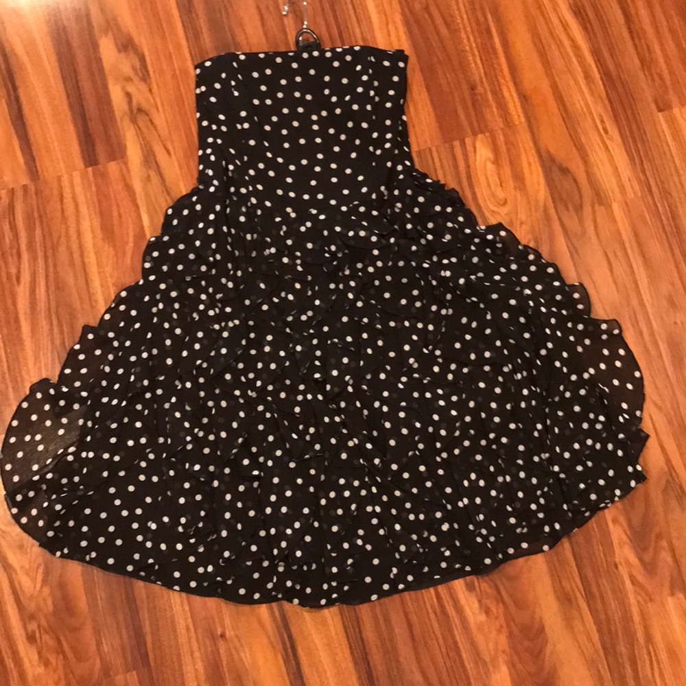 2009 Vintage- White House black market dress