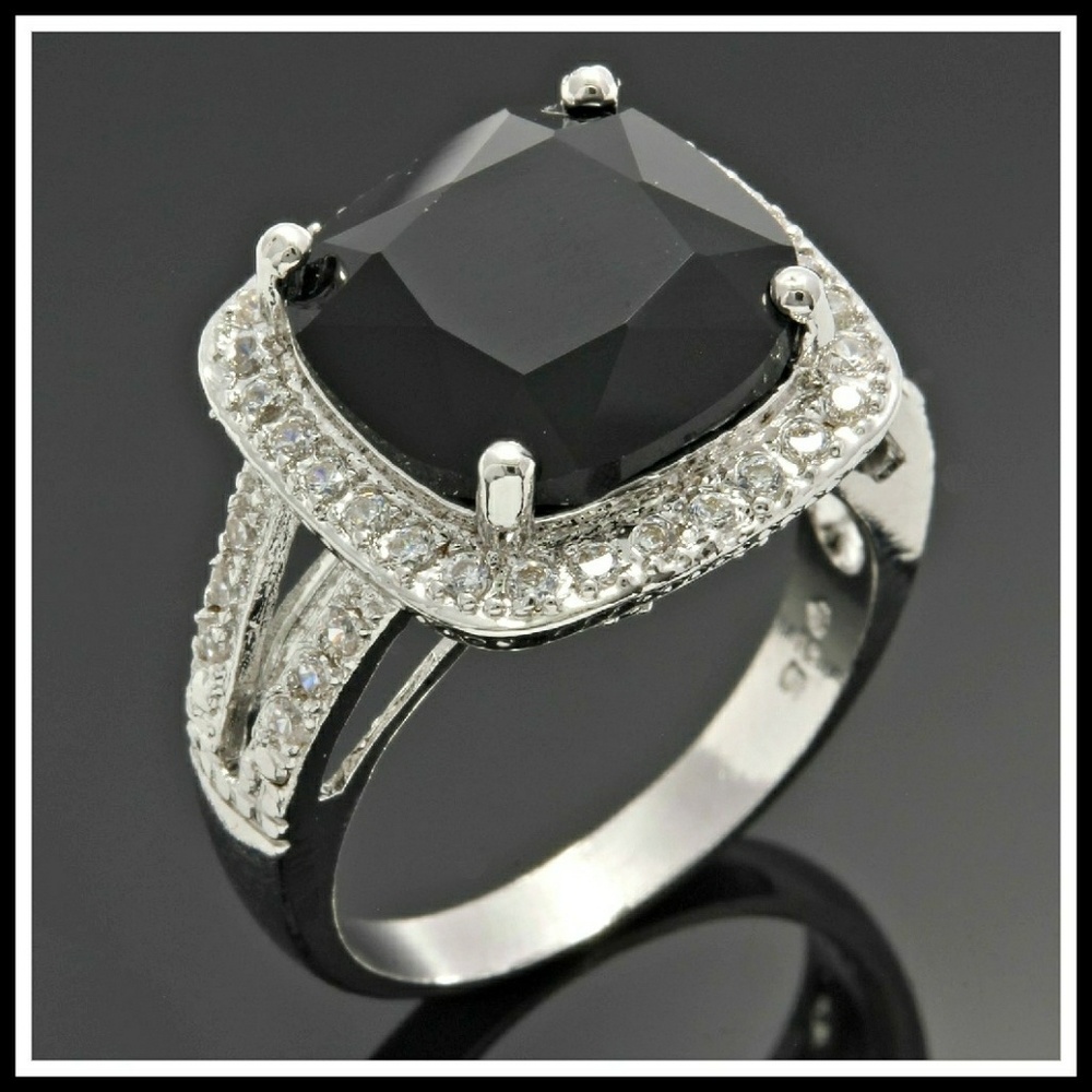 Black & White Sapphire 7.30ctw Sterling Ring SZ 7