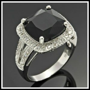 Black & White Sapphire 7.30ctw Sterling Ring SZ 7