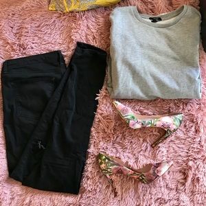 Topshop moto ripped knee black skinny jeans