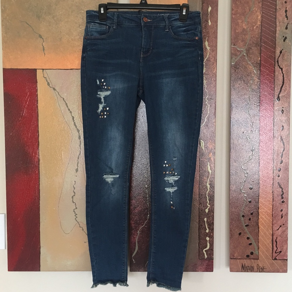 💕Destroyed Mid Rise Skinny Jeans 👖 💕