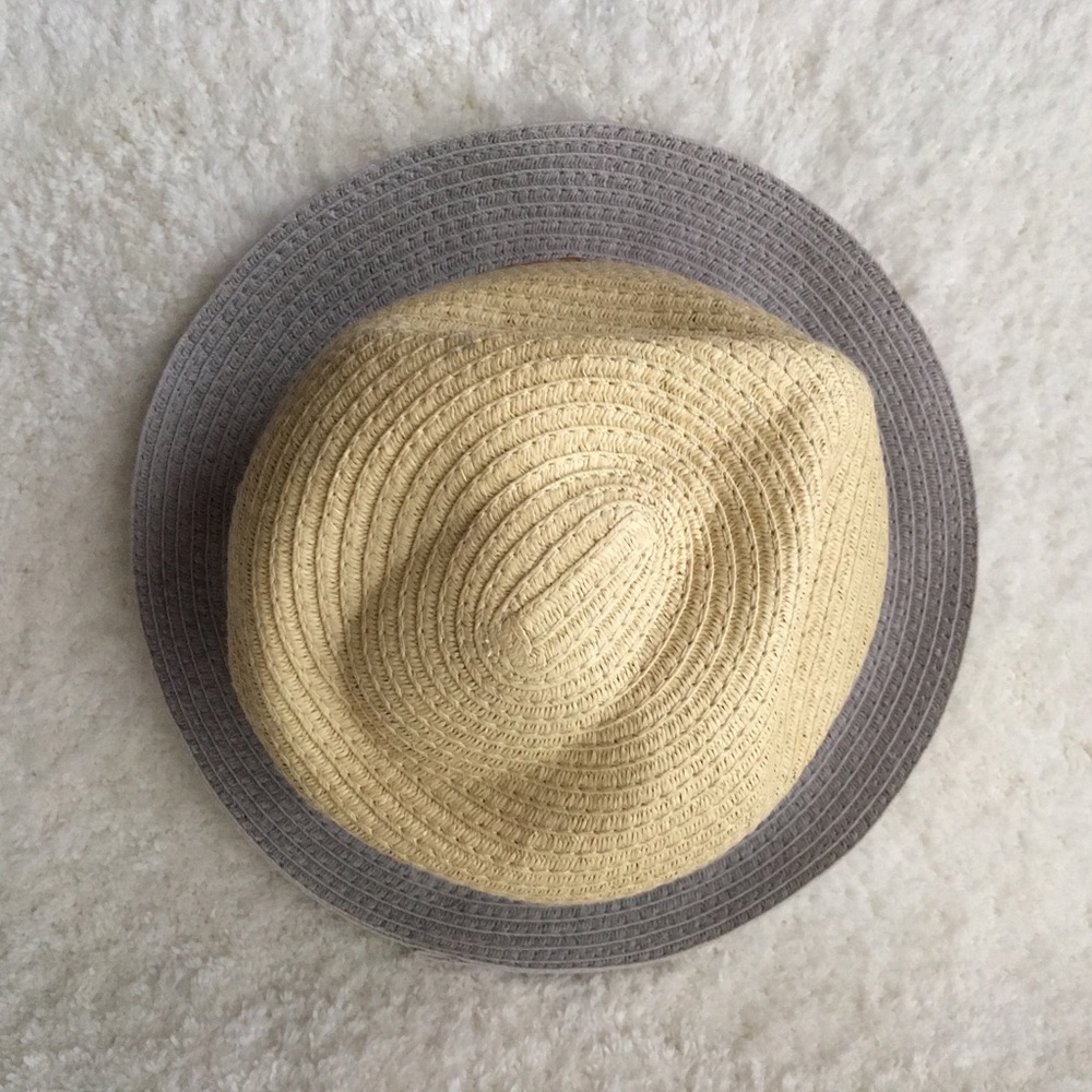 Beautiful Hat - Picture 3 of 6