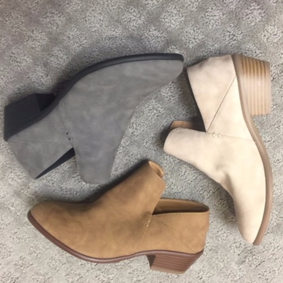 ✅✅MOST Comfortable Ankle Booties Ever✅✅ - Picture 2 of 2