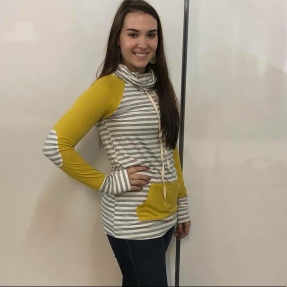 ❗️Last 1! M striped top with thumbholes - Picture 6 of 6