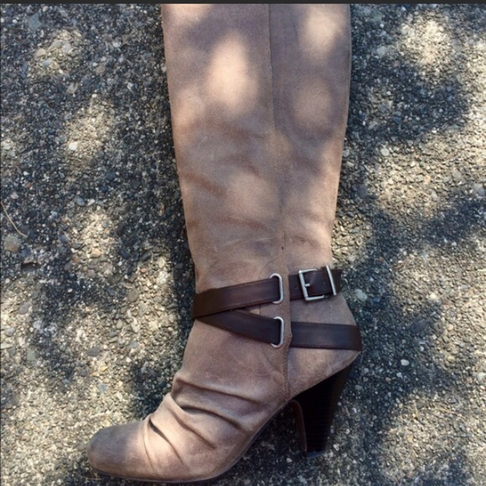 Jessica Simpson boots size 9