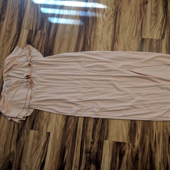 Dresses - Picture 2 of 7