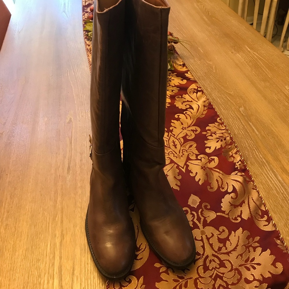 Zara brown leather  boots with buckle never worn !