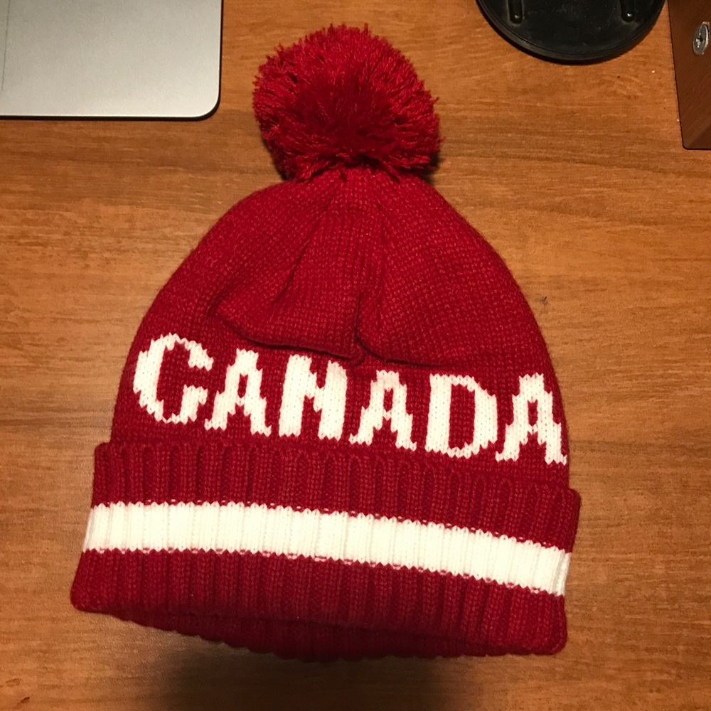 UNISEX om Pom Canada hat