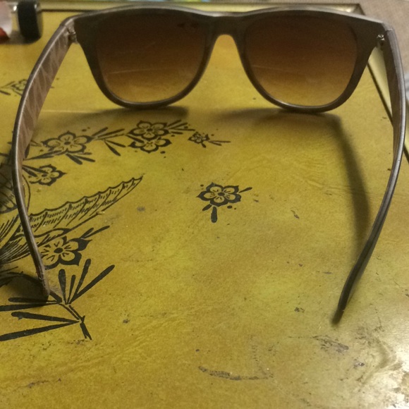 Cheetah Print Sunglasses - Picture 2 of 4