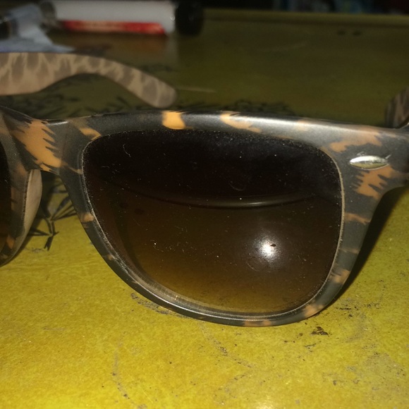 Cheetah Print Sunglasses - Picture 4 of 4