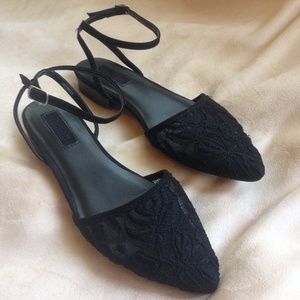 Forever 21 Black Lace Flats, size 6, Very Cute!