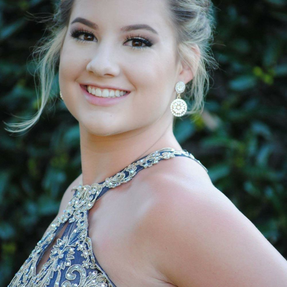 Meet your Posher, Kelli