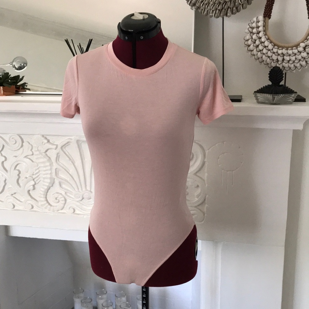 $10 DEAL ALERT 📣 Baby Pink Bodysuit 📣