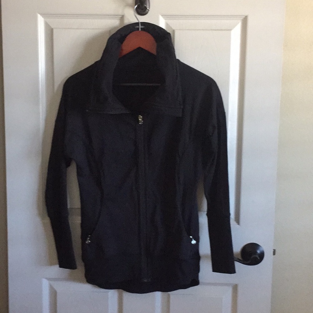 Lululemon  jacket sz 6