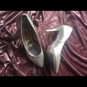 Silver Pumps 💎
