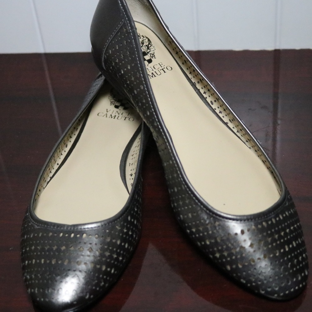 Vince Camuto Flats