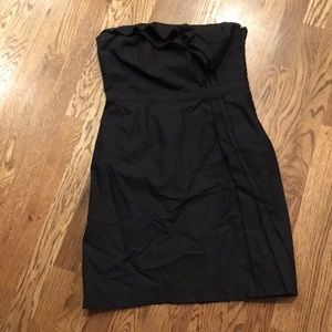 3 For $10 🎉 LOFT Black Ruffled Strapless Dress
