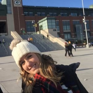 Meet your Posher, Sara