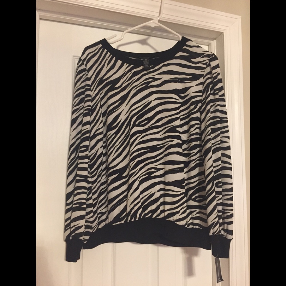 New with tags INC black and white blouse