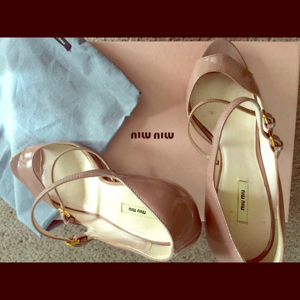 Miu Miu leather pumps