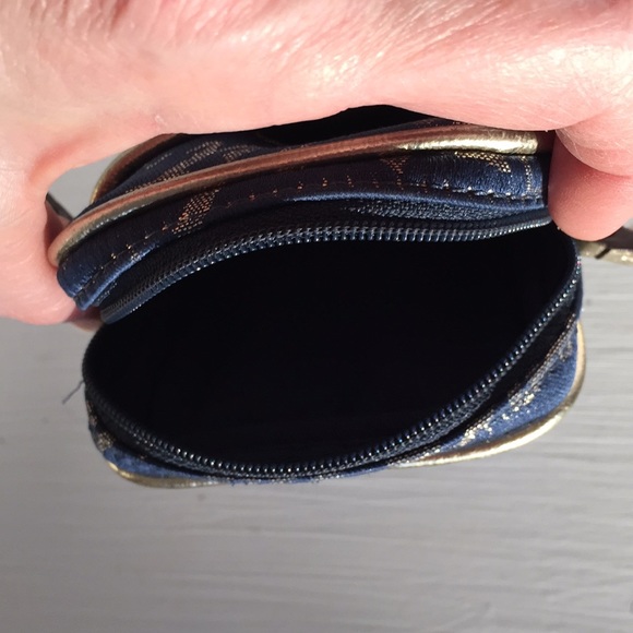 Coach 1941 New York Navy/Gold Wristlet - Picture 4 of 4