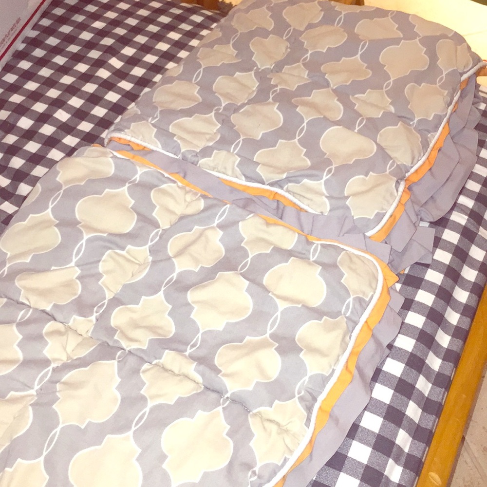 2 Crib Comforter, Sheets & Mattress Pad