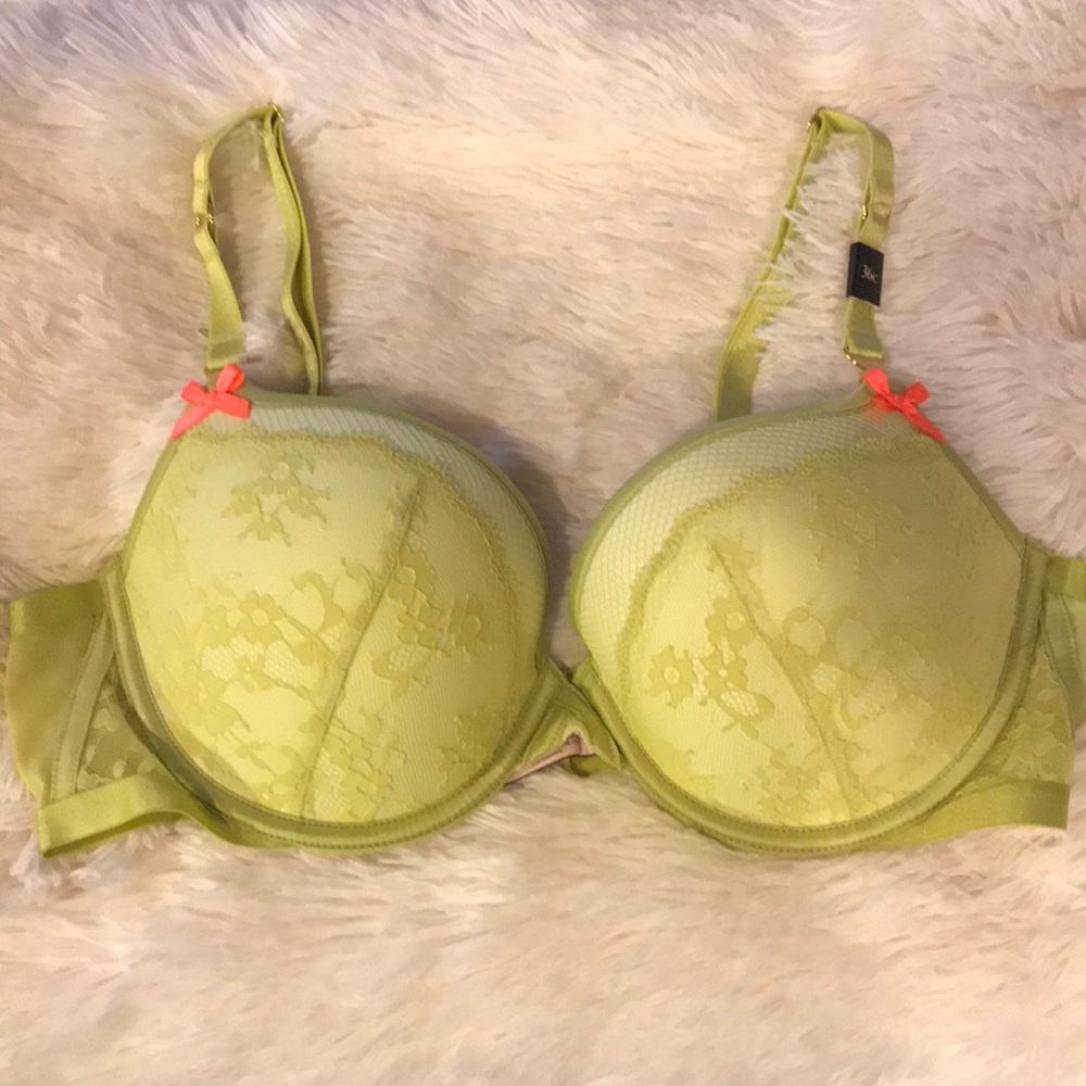 Victoria’s Secret very sexy padded Demi bra