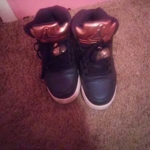 Jordan Retro 5's Bronze
