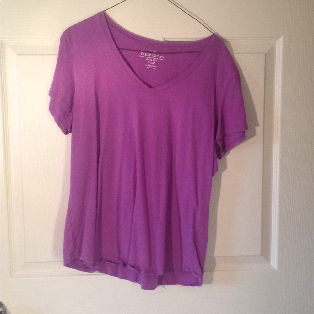 Purple short sleeve vneck large Faded Glory tee.
