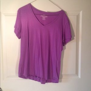 Purple short sleeve vneck large Faded Glory tee.