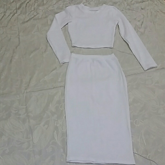 Dresses & Skirts - NWOT Cream ribbed  2 piece skirt set