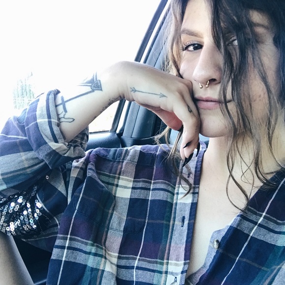 meet the posher💐 - Picture 7 of 7