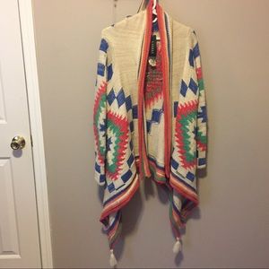 NWT Tribal / Aztec knit sweater with tassels 😍