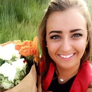 Meet your Posher, Holly