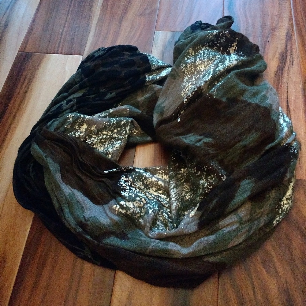 Express Infinity Scarves - Picture 4 of 5