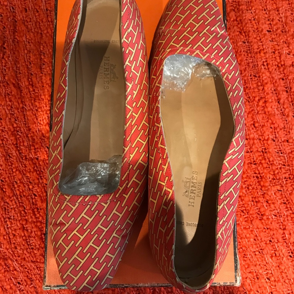 Hermes flats