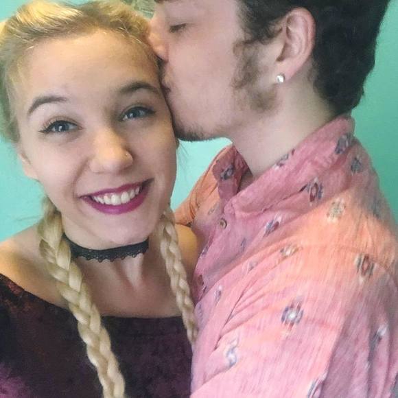 Meet your Posher, Ashley - Picture 1 of 1