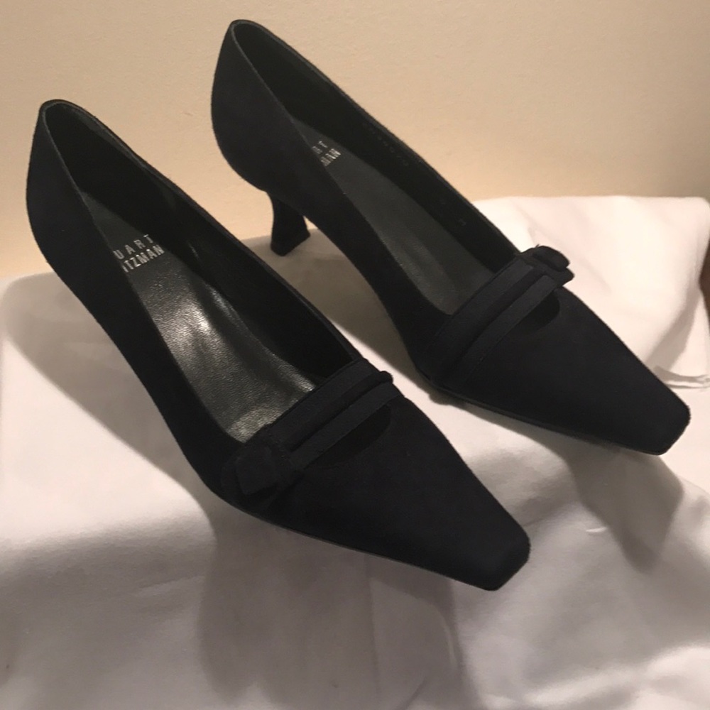 Stuart Weitzman navy suede pumps