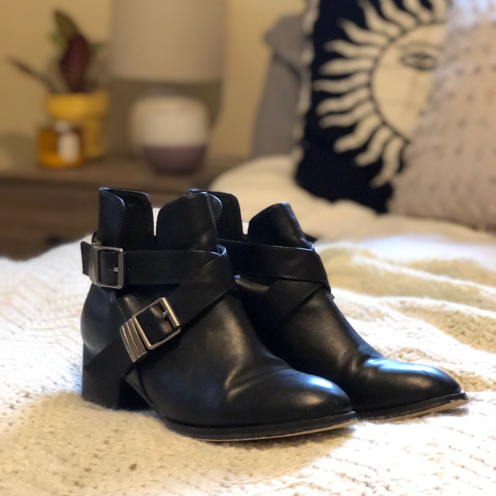 Women’s Black Breckelle’s Booties