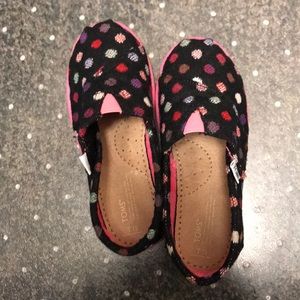 Toms, toddler girls size 10