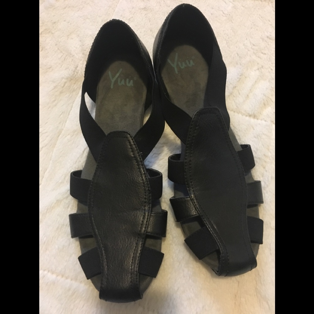 Yuu Celebrity Sandals Size 9.5