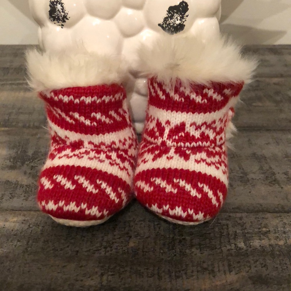 EUC RH Baby Christmas Booties