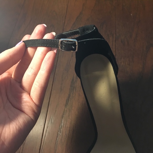 Charlotte Russe black rose heels - Picture 6 of 6