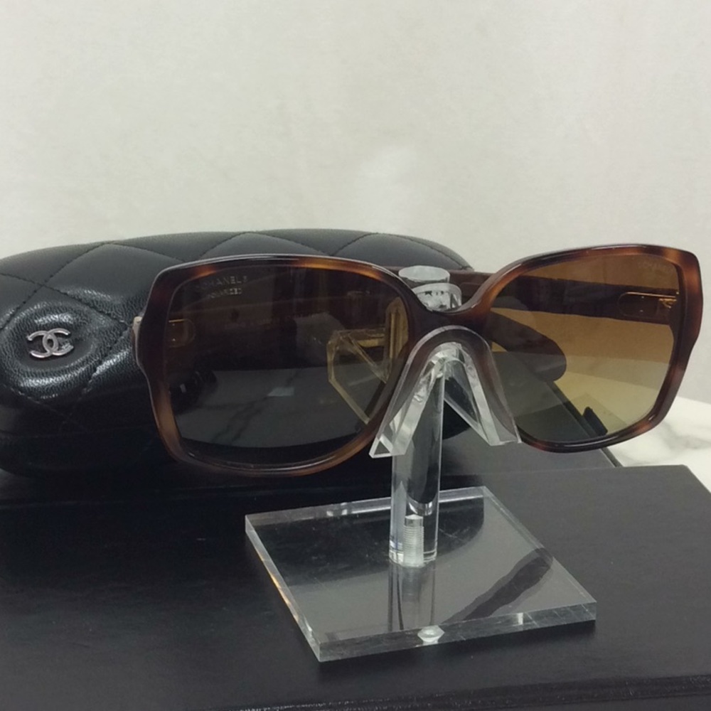 Chanel Brown Tortoise Shell Sunglasses